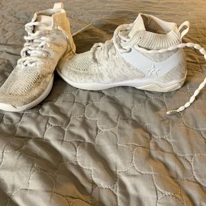 Rebel Revolution (used) Size: Youth 3